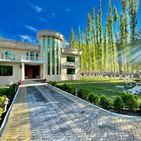 Skardu Saraye Hotel & Resort Екстериор снимка