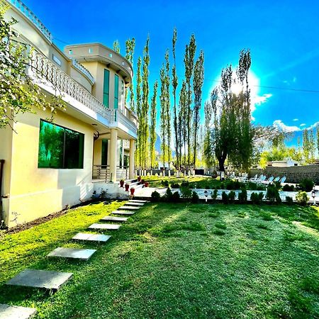 Skardu Saraye Hotel & Resort Екстериор снимка