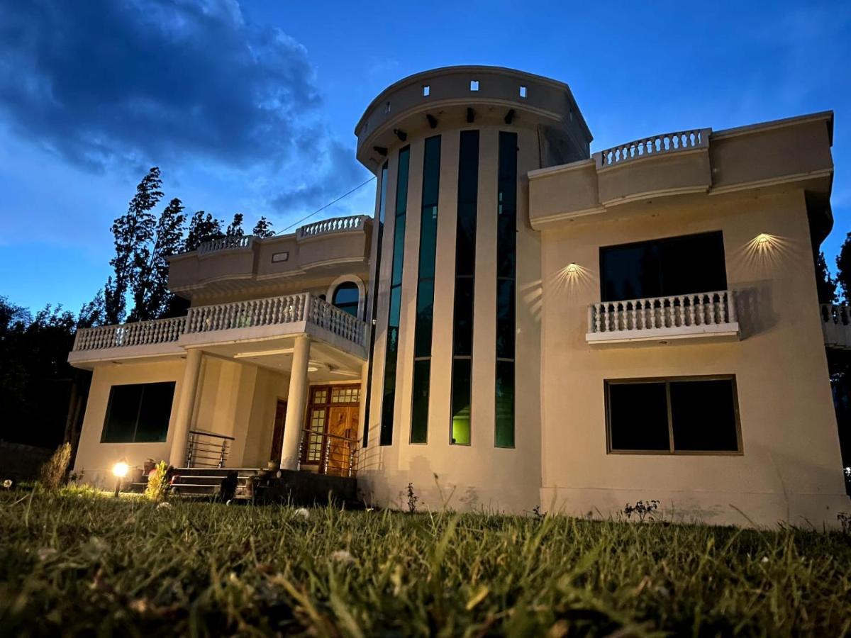 Skardu Saraye Hotel & Resort Екстериор снимка