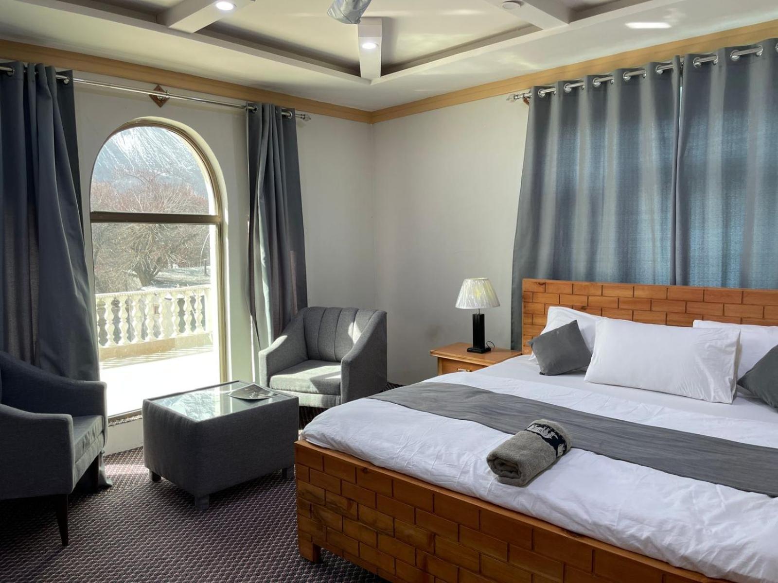 Skardu Saraye Hotel & Resort Екстериор снимка