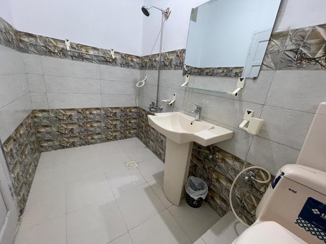 Skardu Saraye Hotel & Resort Екстериор снимка