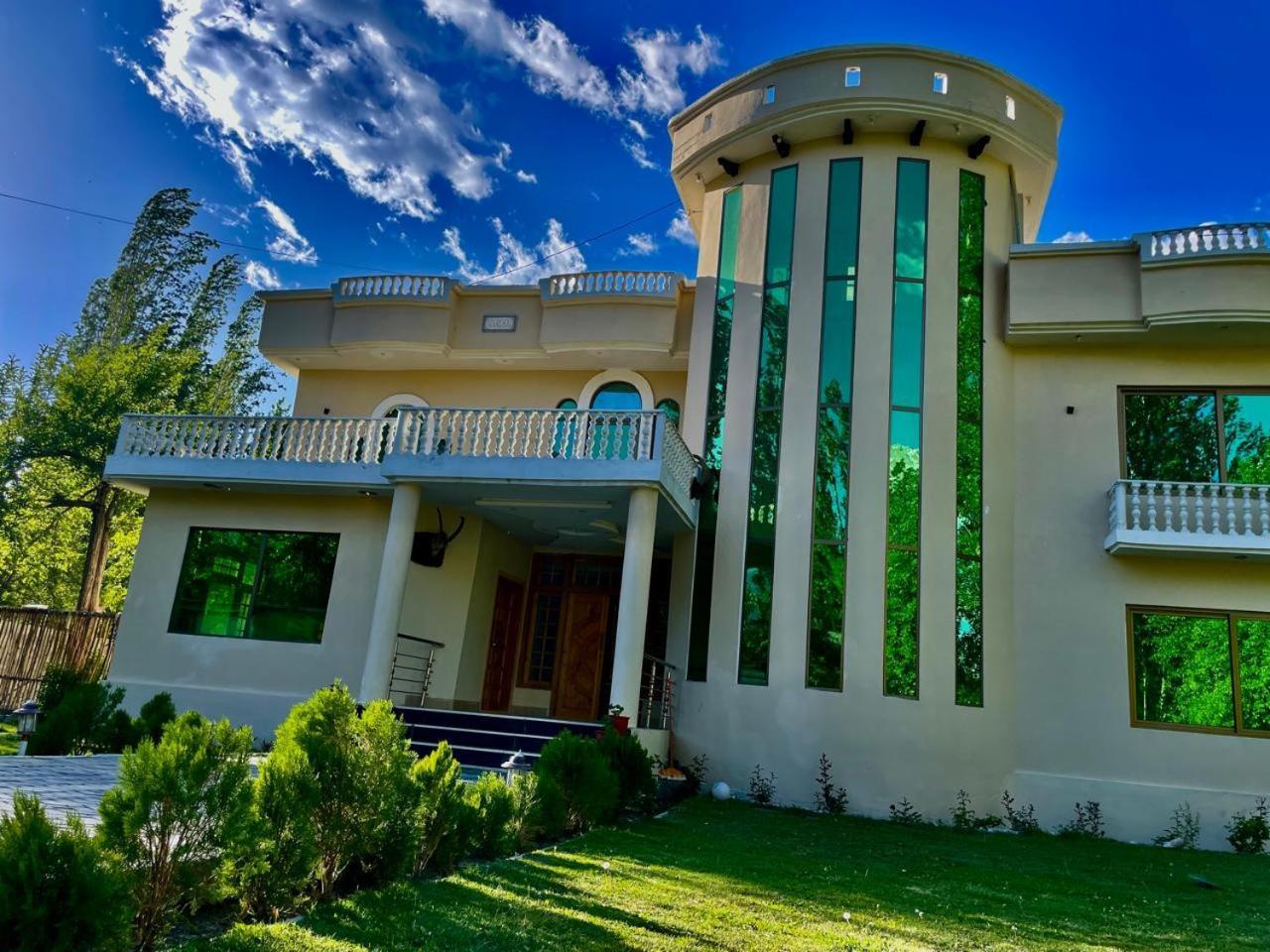 Skardu Saraye Hotel & Resort Екстериор снимка