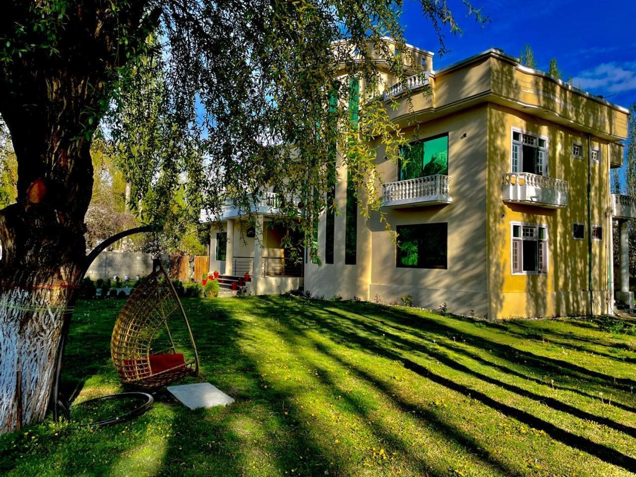 Skardu Saraye Hotel & Resort Екстериор снимка